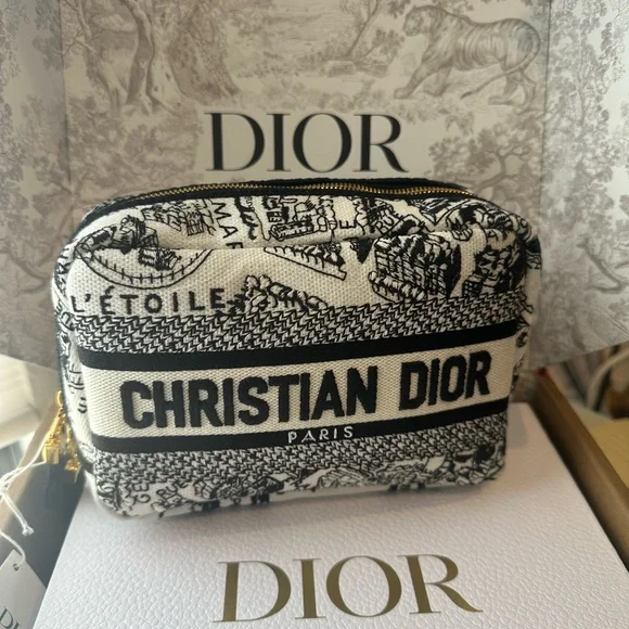 Christian Dior Embroidered Toile Pouch (Map de Paris) - Picture 2 of 15